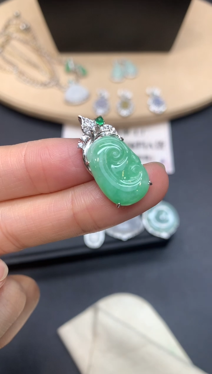 【闪购商品】翡翠吊坠(不含链)银S925镶嵌如意【多样性发其一】