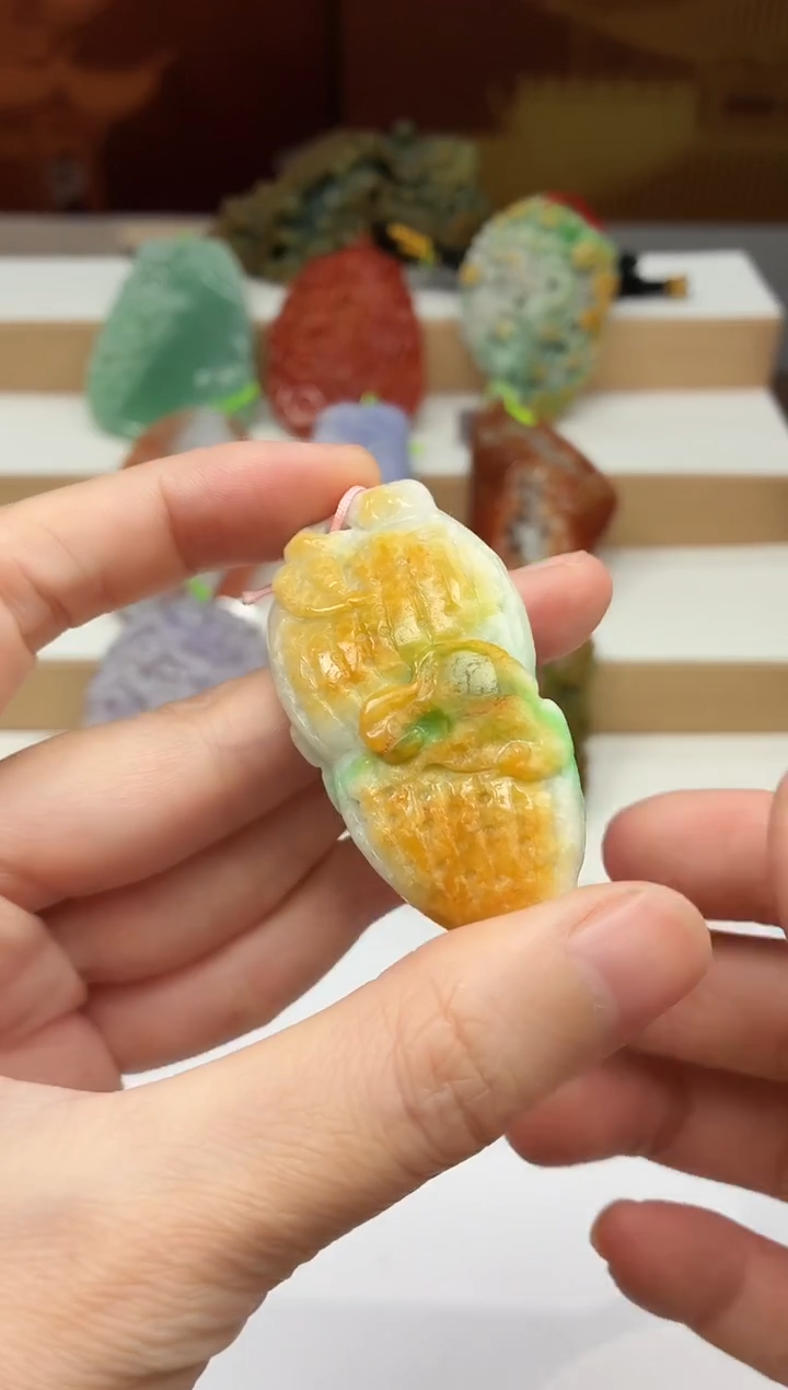 颈饰未镶嵌翡翠牌子