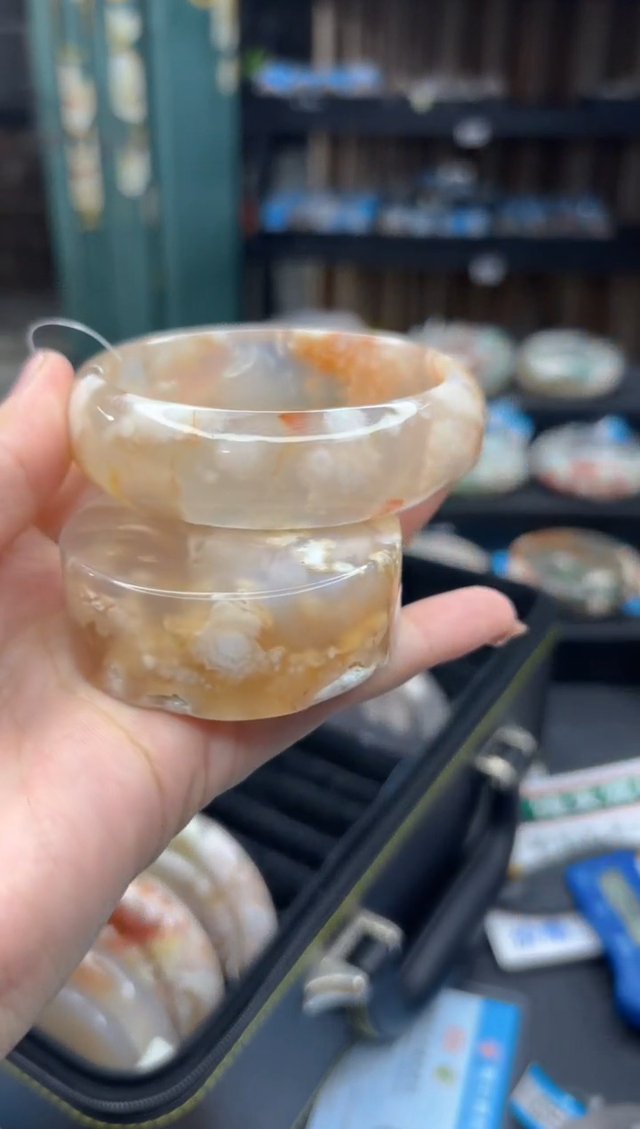 【闪购商品】石英质玉手镯未镶嵌81（60圈赠送镯心）