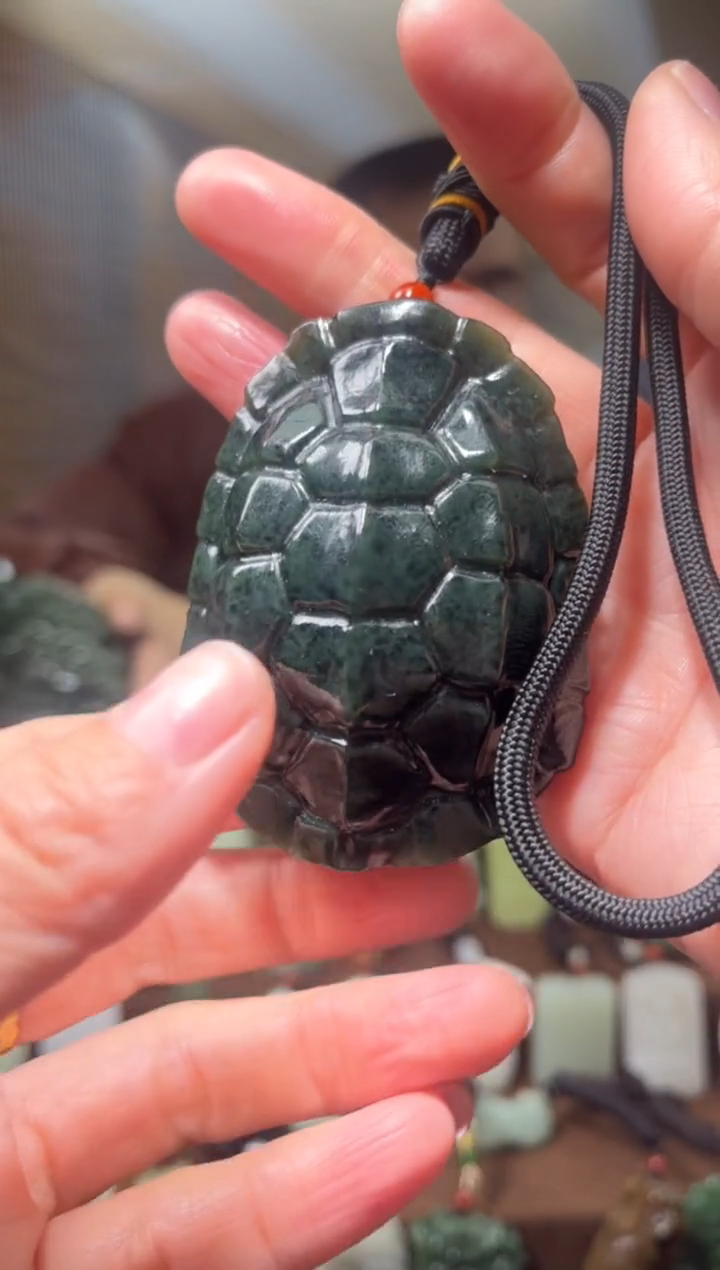 颈饰未镶嵌和田玉`