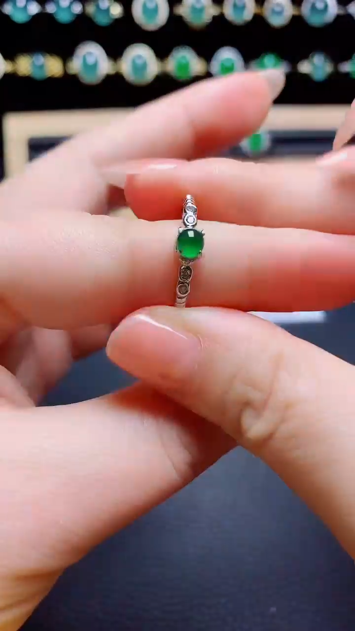 翡翠戒指银S925镶嵌天然翡翠A货s925银镶