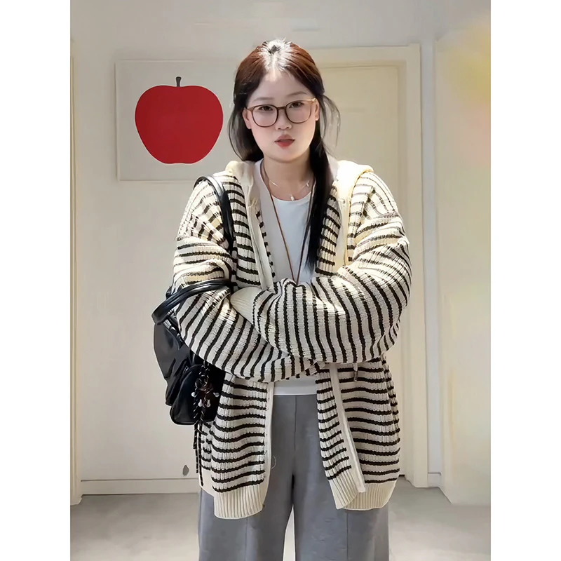 300斤韩系条纹连帽毛衣外套女秋季大码胖mm慵懒宽松针织开衫上衣