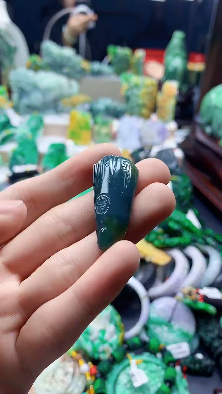 颈饰未镶嵌翡翠天然缅甸a货翡翠