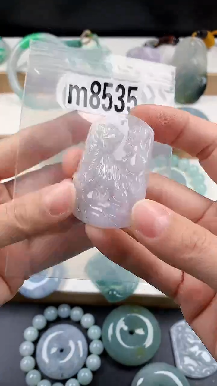 颈饰未镶嵌翡翠天然翡翠吊坠挂件