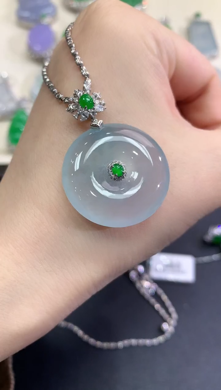 【闪购商品】翡翠18K金镶嵌颈饰C71