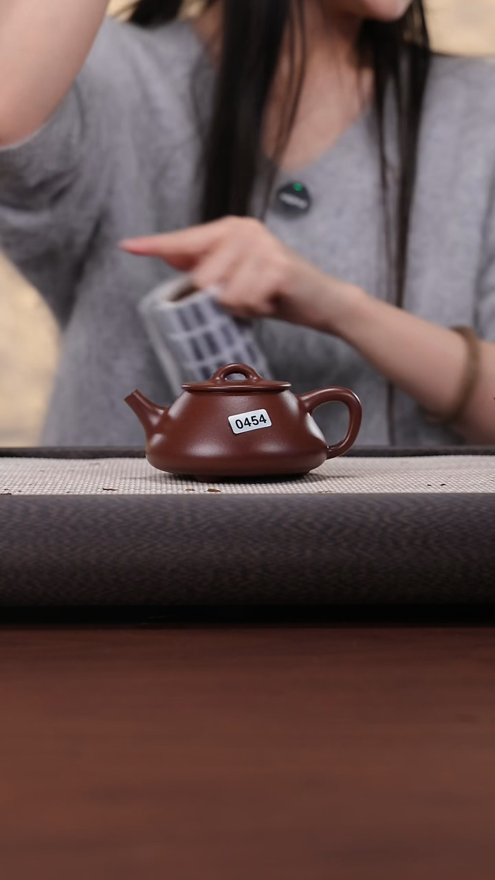 【闪购商品】紫砂茶壶454徐安娇 紫脂泥 平盖石瓢170cc