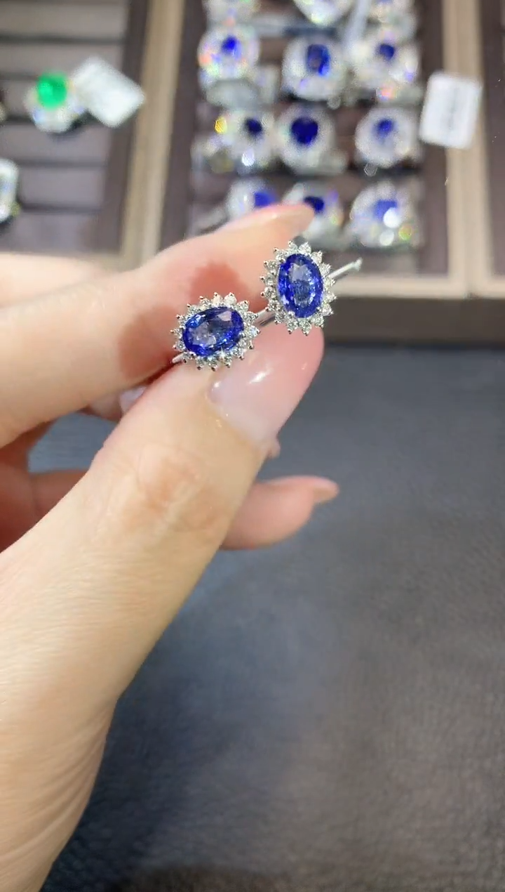 【闪购商品】蓝宝石耳饰18K金镶嵌F191 