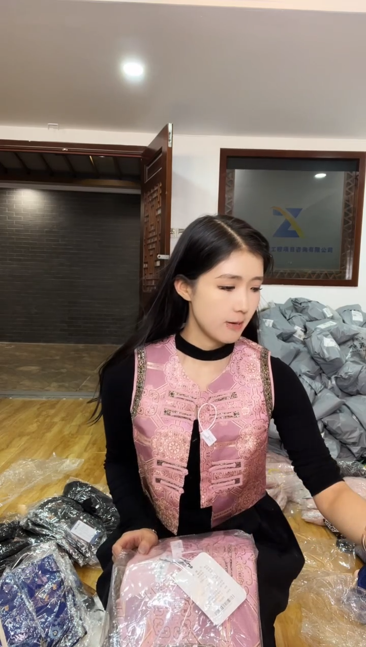 马甲       L码        110-120斤