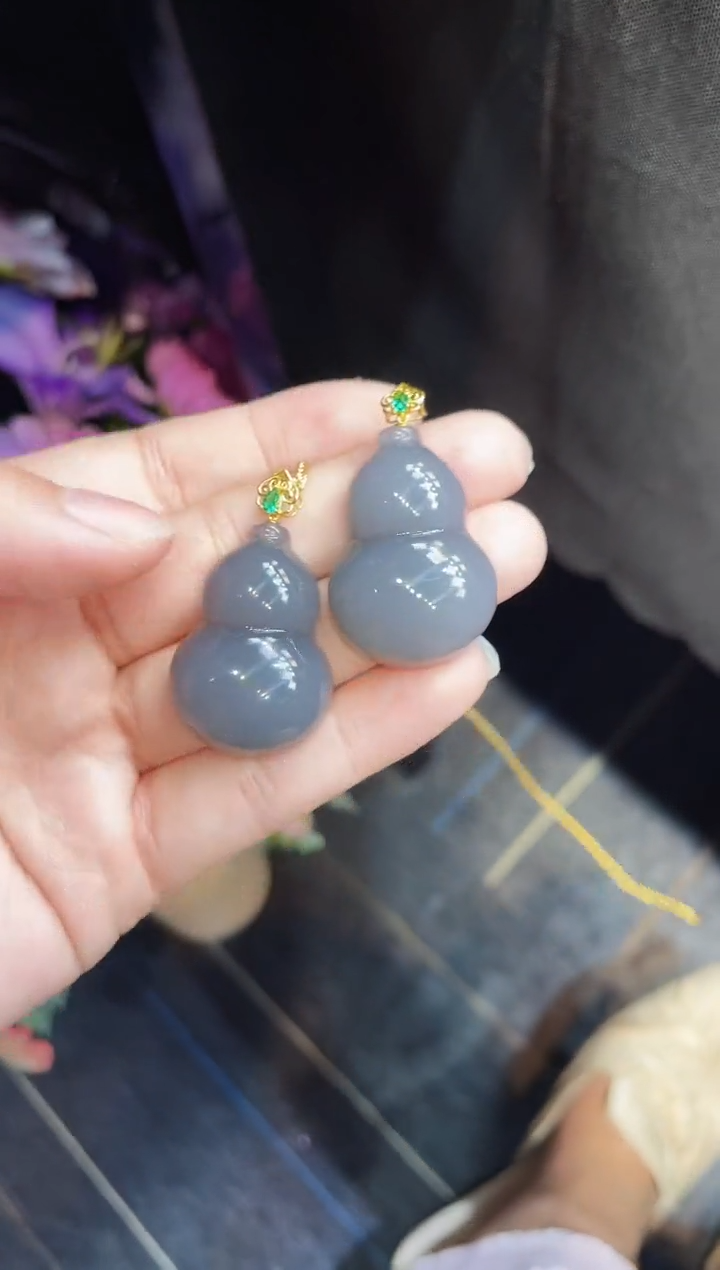 和田玉18K金镶嵌吊坠(赠链)35MM多样性发一