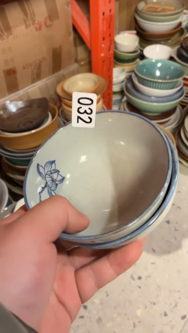 瓷片二**虫32手绘灰釉小碗2个