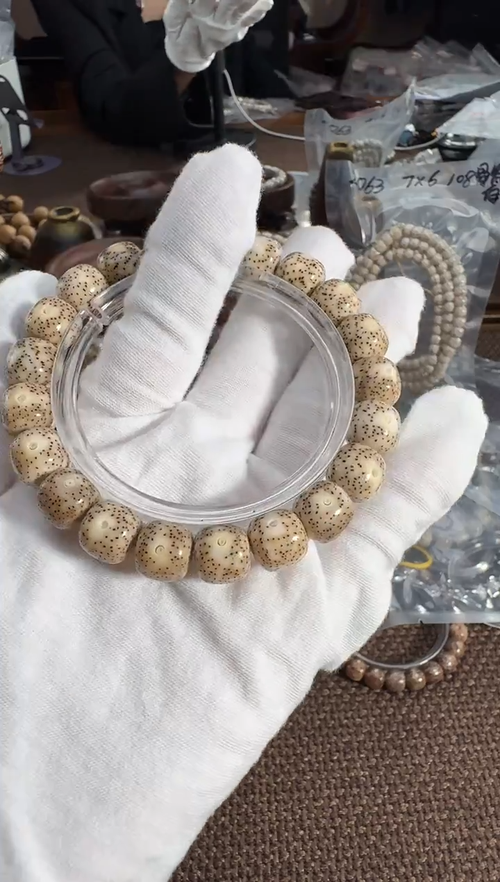 手串星月菩提奶咖月留白灰冰（11*10）2076