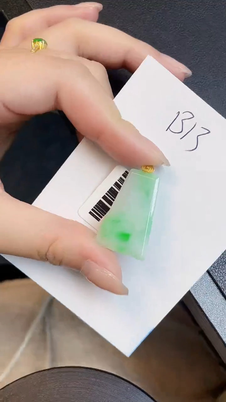 【闪购商品】翡翠颈饰18K金镶嵌00000000