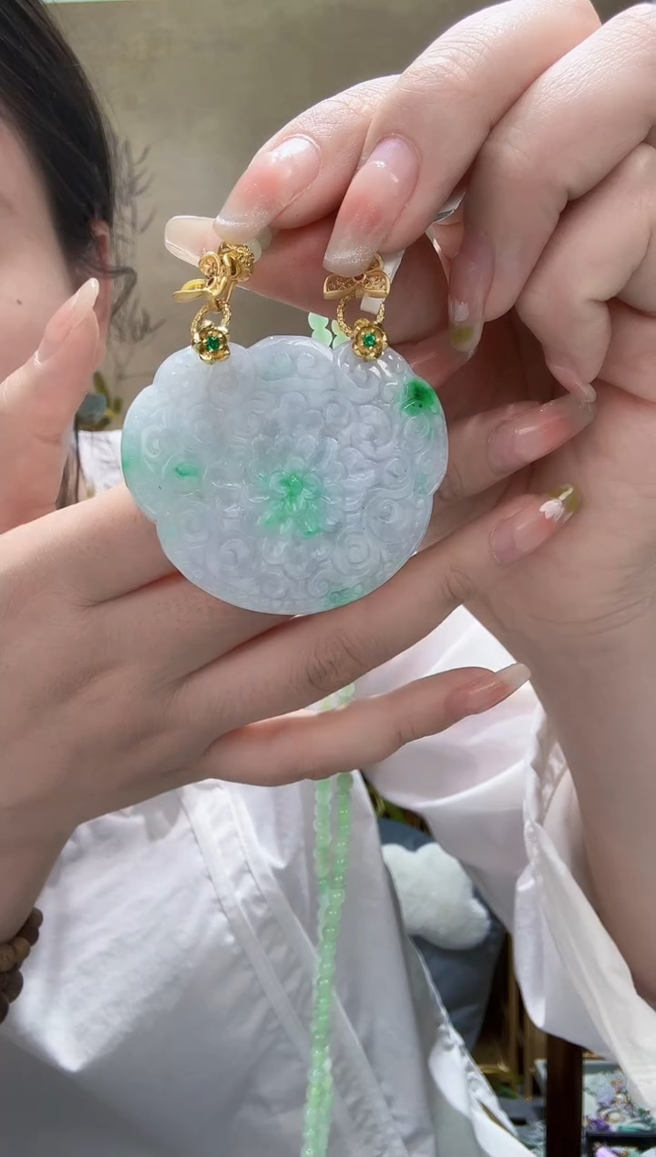 翡翠未镶嵌颈饰吊坠