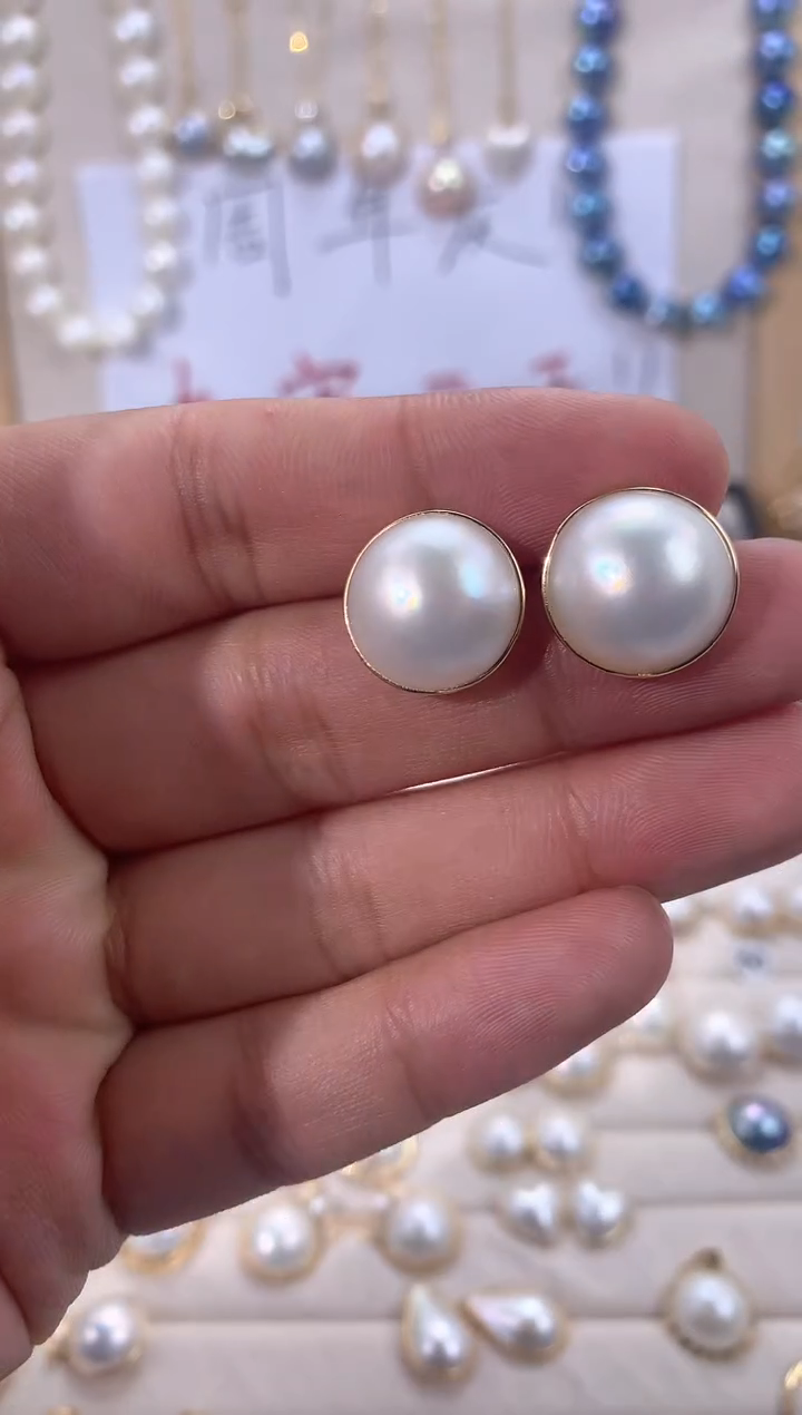 耳饰18K金镶嵌拼合珍珠（马贝珠）1