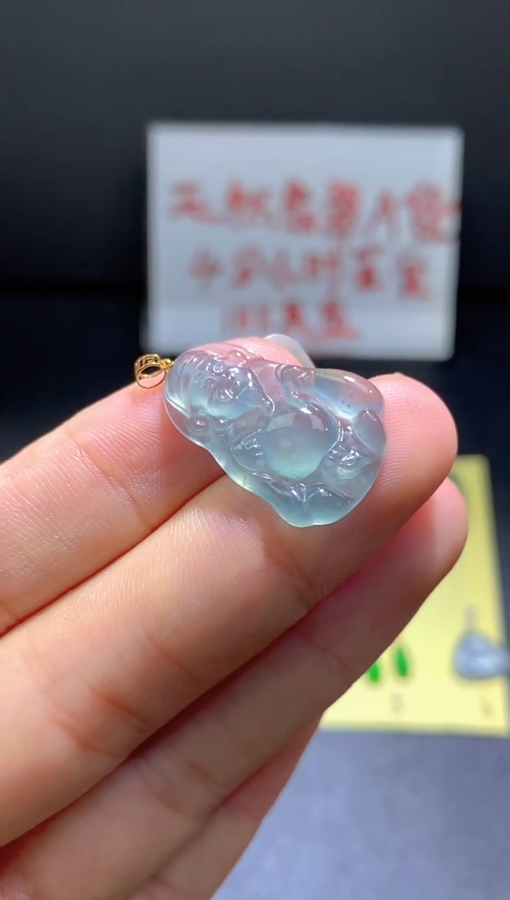 翡翠18K金镶嵌颈饰翡翠吊坠