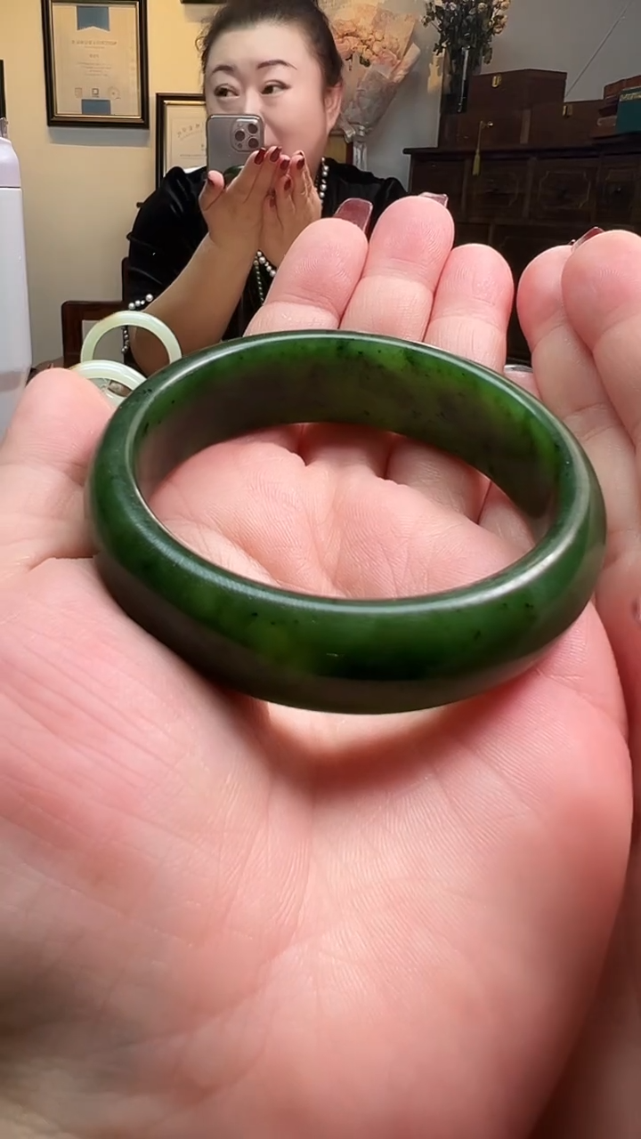 未镶嵌手镯和田玉碧玉手镯 57圈口