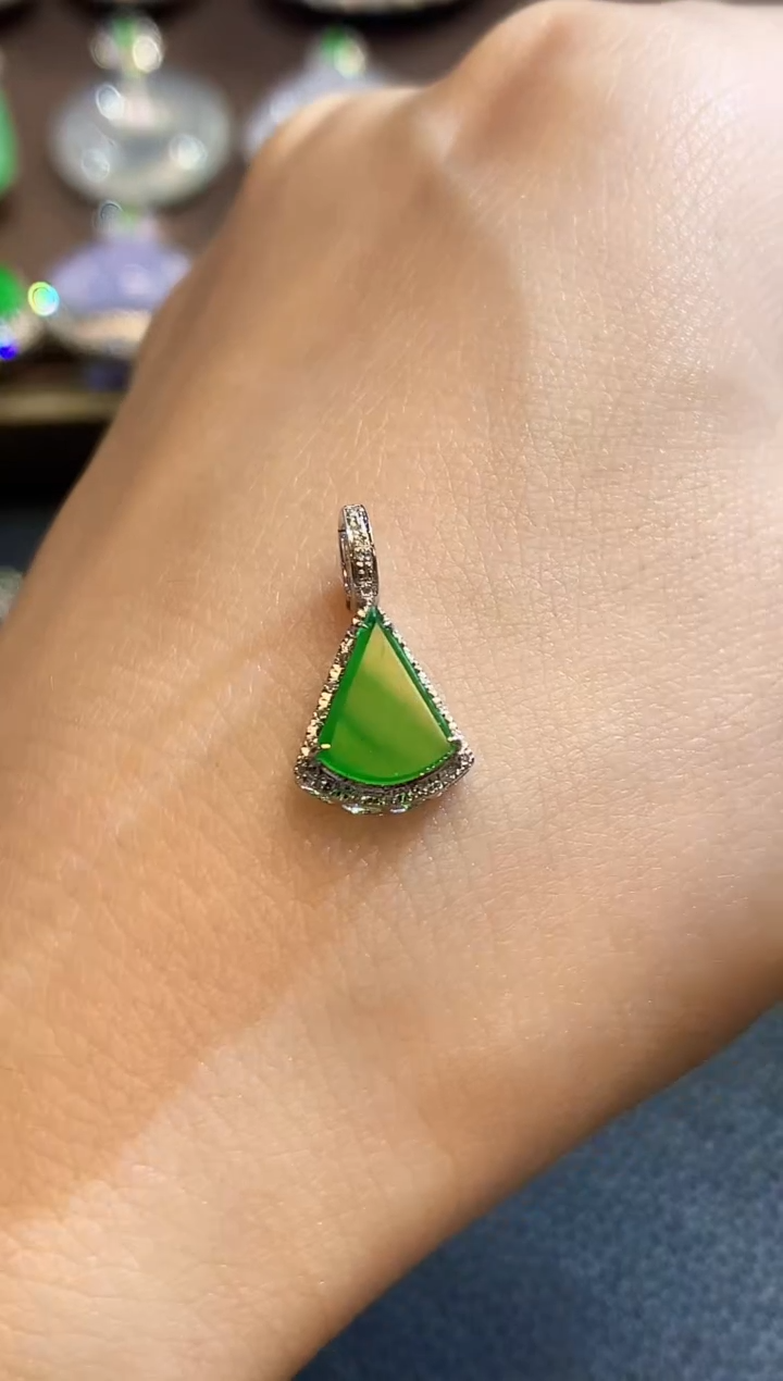 吊坠(不含链)18K金镶嵌翡翠A13