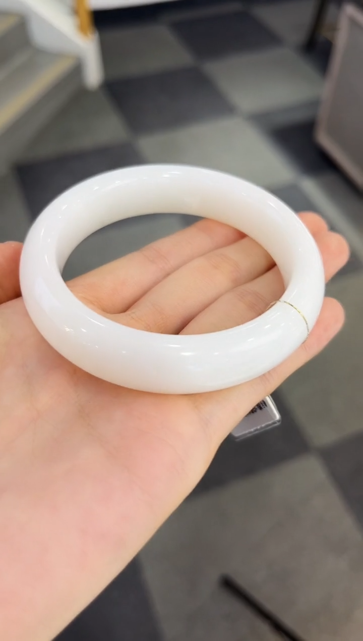 【闪购商品】和田玉手镯未镶嵌多样性发其一白玉