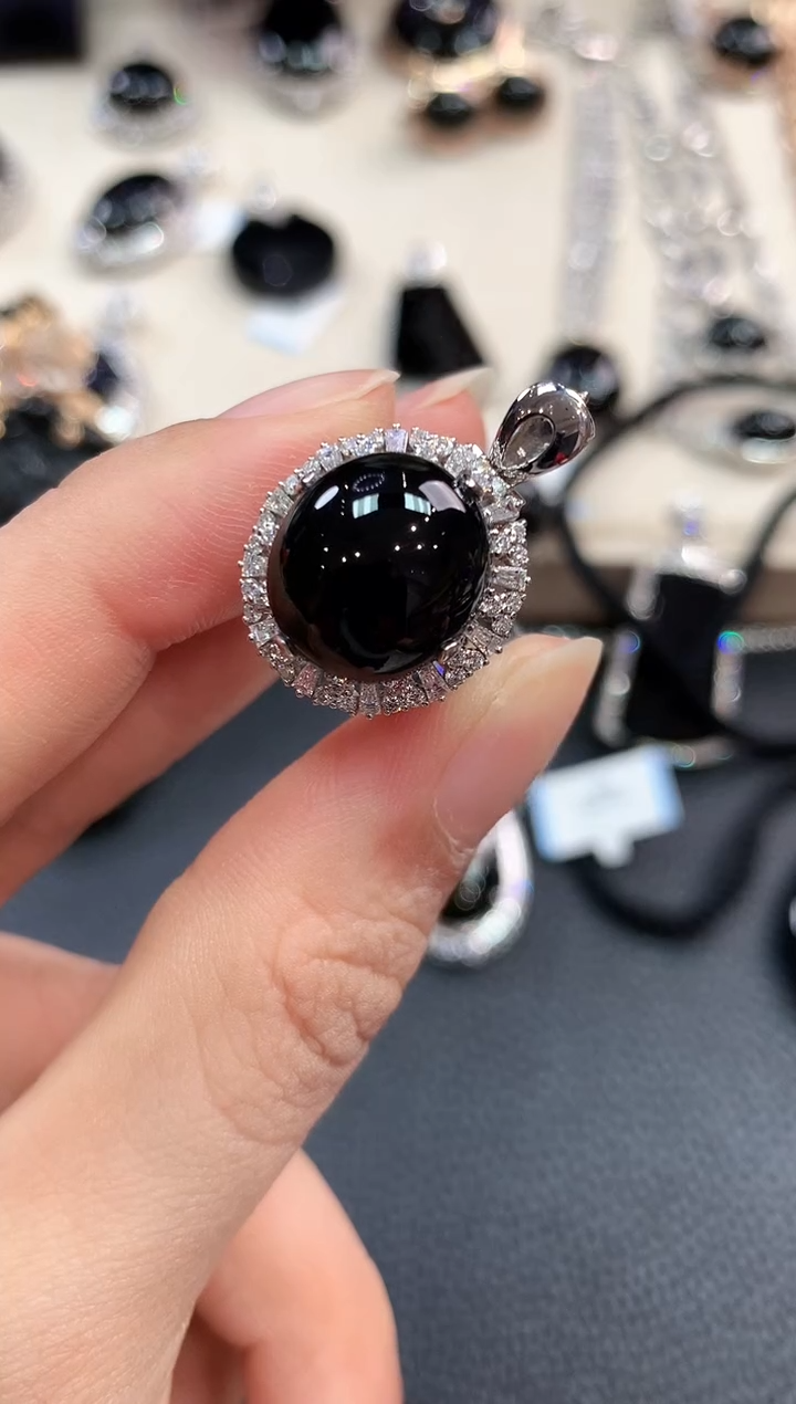 【闪购商品】翡翠戒指18K金镶嵌m96       