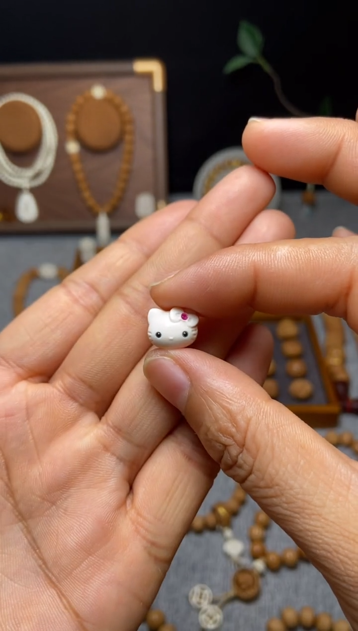 吊坠猴头核桃迷**鹿猛犸Kitty11+镶嵌款