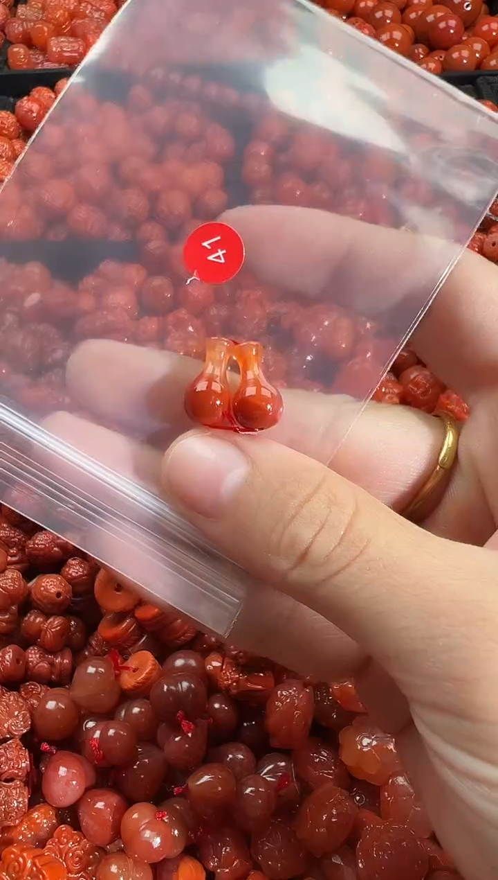 颈饰未镶嵌南红玛瑙1