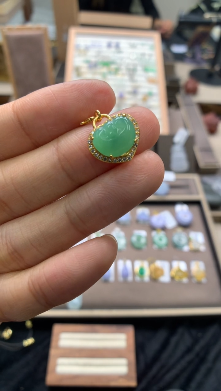 颈饰银S925镶嵌翡翠如意