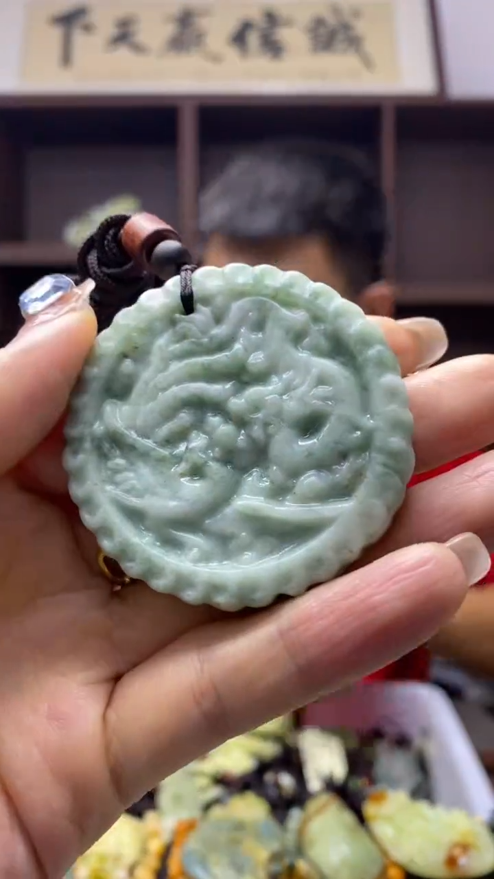 未镶嵌岫玉挂件 