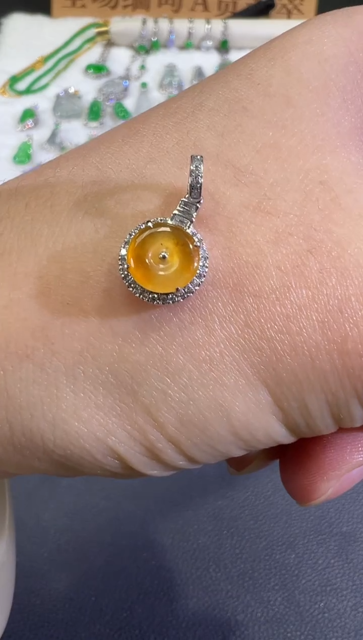 吊坠(不含链)18K金镶嵌翡翠B568|980