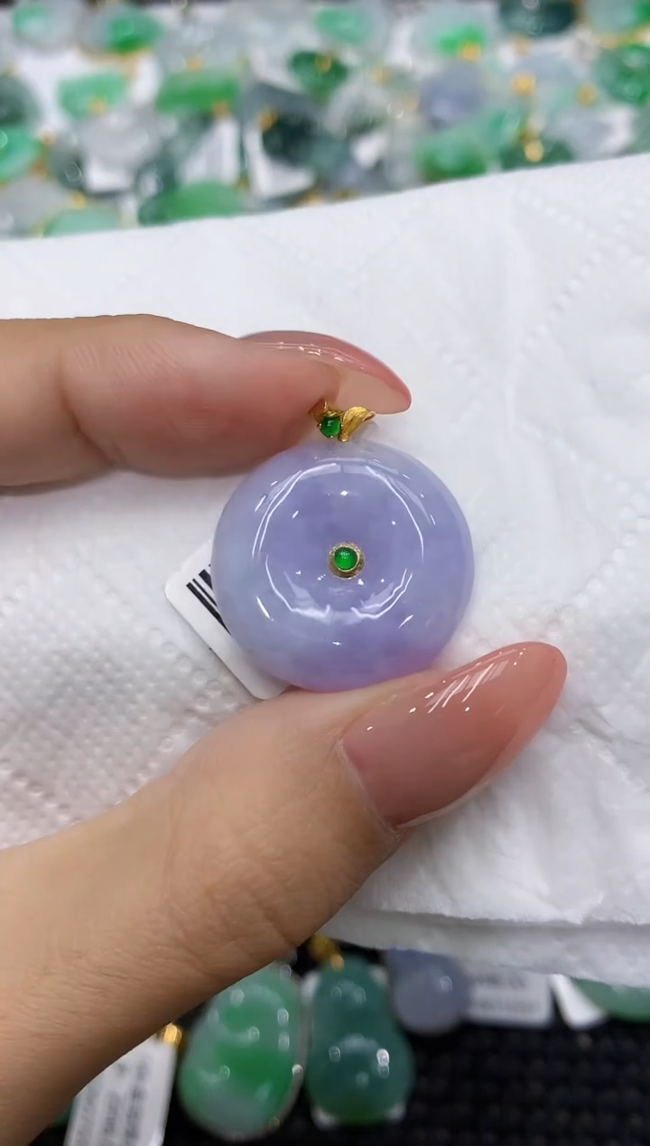 颈饰18K金镶嵌翡翠111111111111