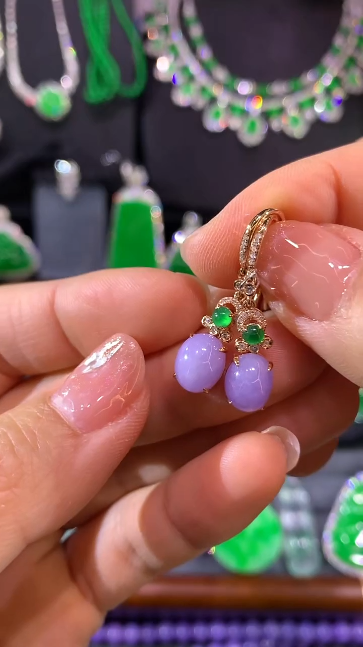 18K金镶嵌翡翠耳饰耳勾