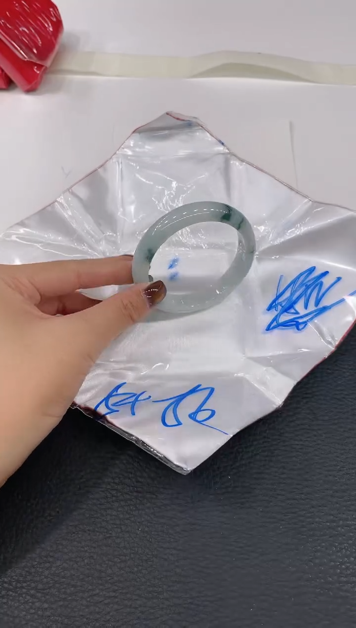 【闪购商品】翡翠手镯未镶嵌手镯