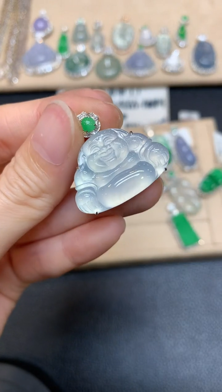 【闪购商品】翡翠颈饰18K金镶嵌佛公【无服务费