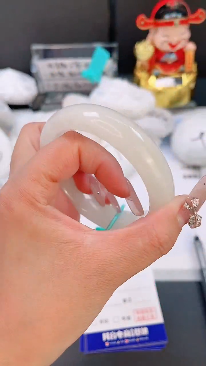 未镶嵌手镯和田玉30T65-58