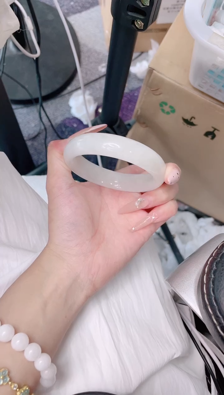 和田玉手镯未镶嵌1G84-60