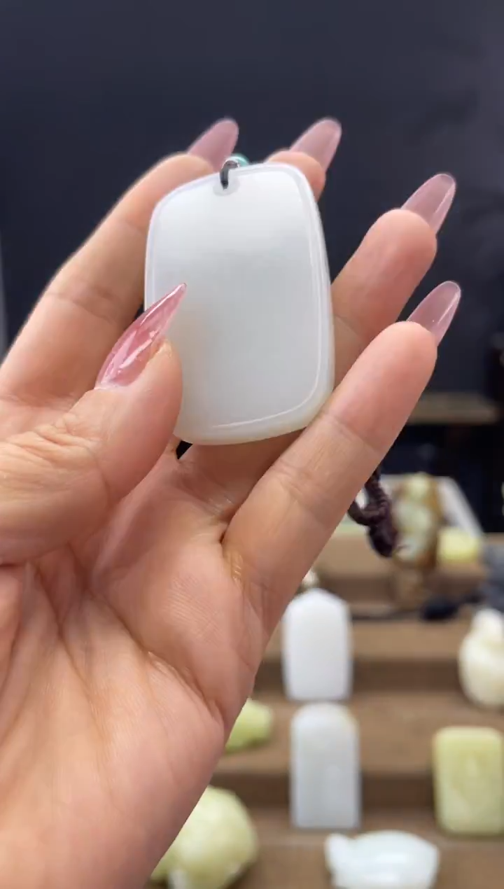 颈饰未镶嵌和田玉1