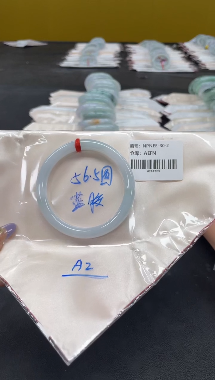 未镶嵌手镯翡翠翡翠手镯