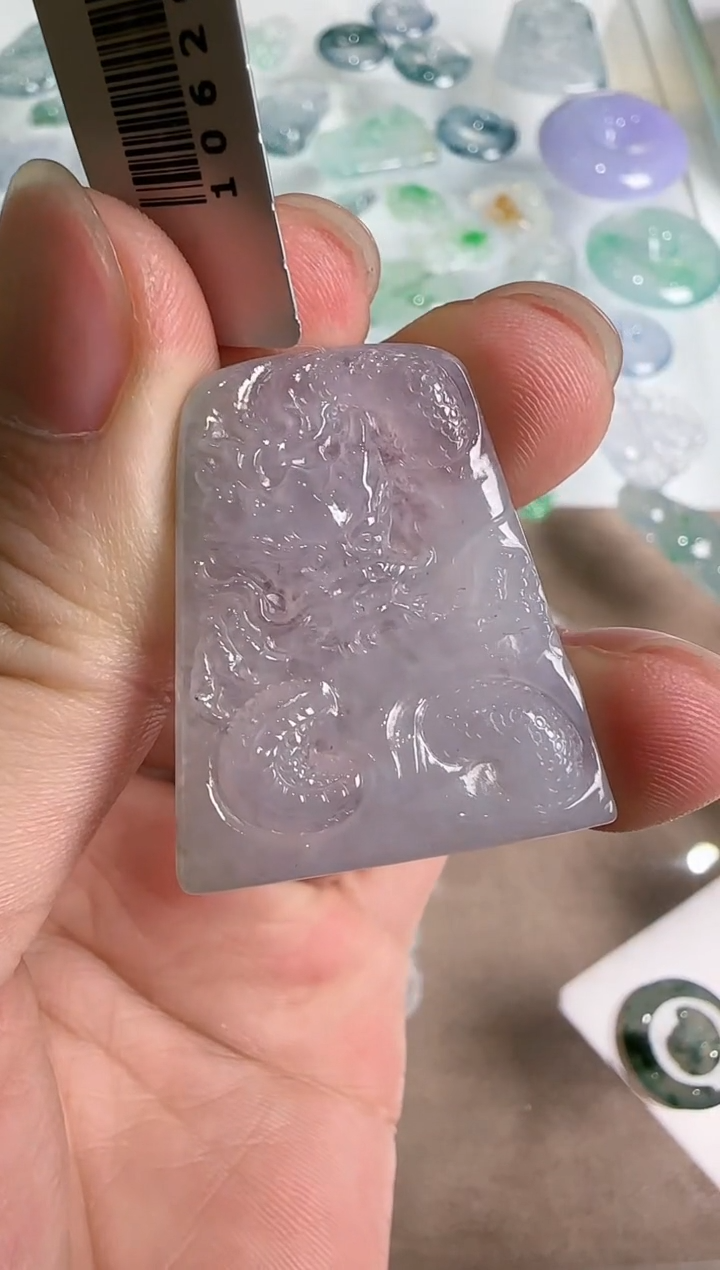 【闪购商品】翡翠吊坠(不含链)未镶嵌··