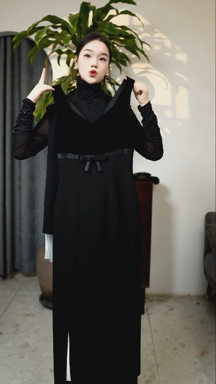 黑色前蝴蝶结丝绒醋酸拼接吊带裙 S码