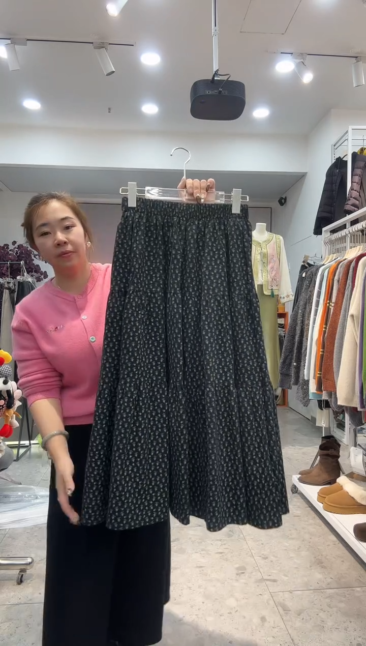9890磨毛棉碎花半裙