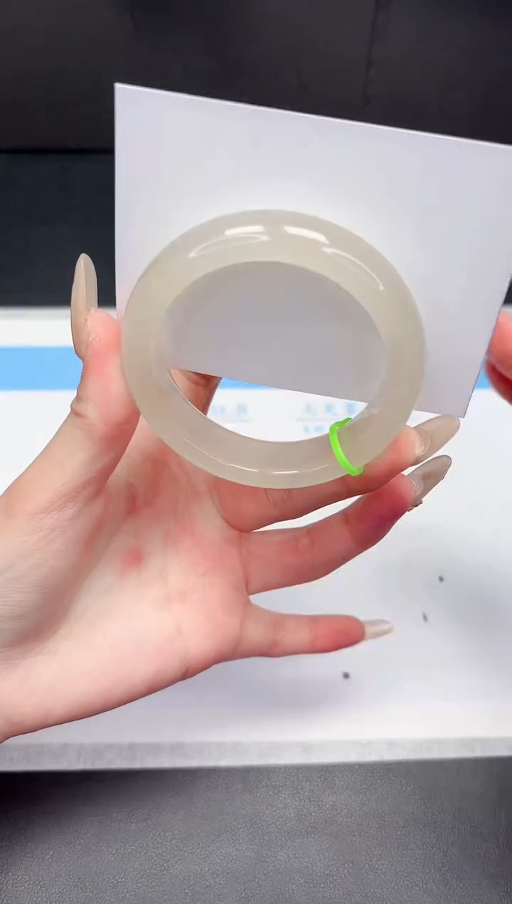 【闪购商品】石英质玉手镯未镶嵌184-54.1