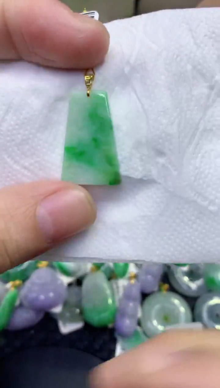 颈饰18K金镶嵌翡翠天然缅甸A货翡翠