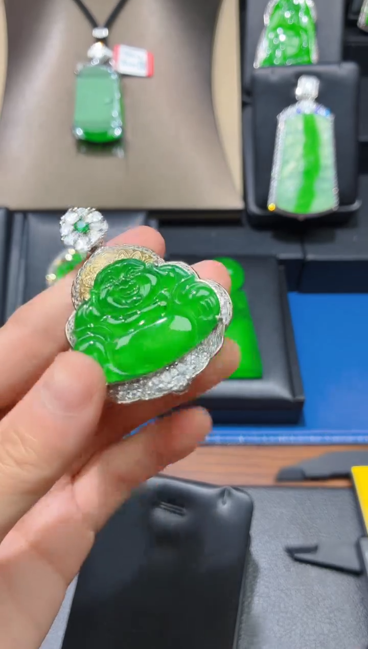 翡翠未镶嵌颈饰天然N64
