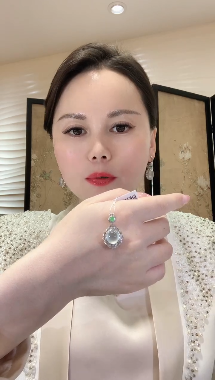 【闪购商品】翡翠吊坠(不含链)18K金镶嵌W32 