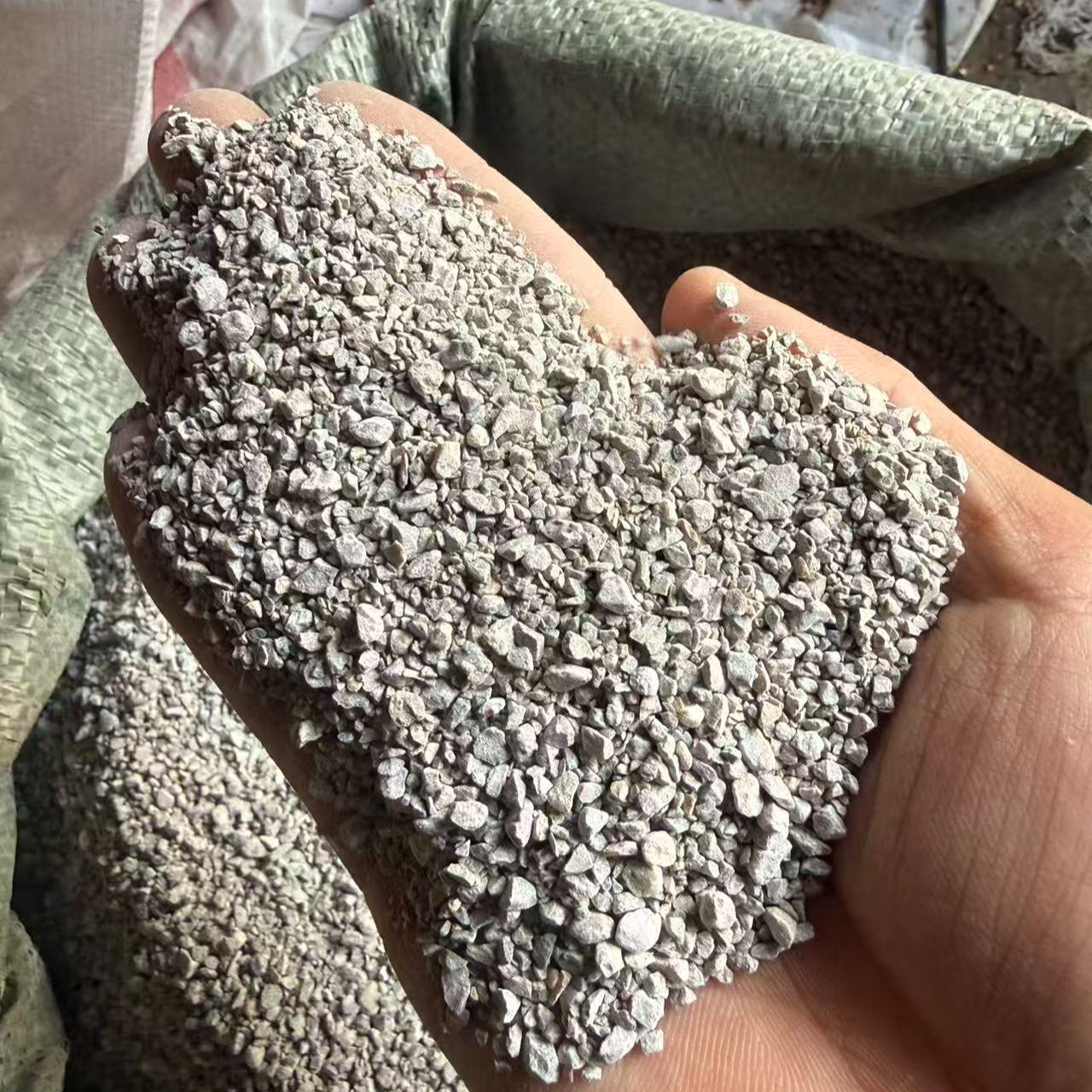 下蛋鸡补钙石粒（宠物鸡）