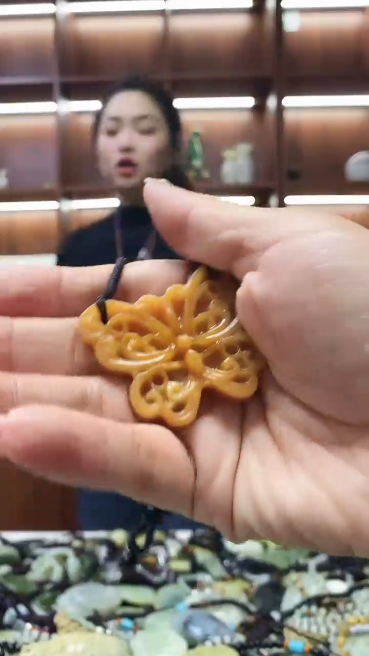 未镶嵌岫玉挂件 