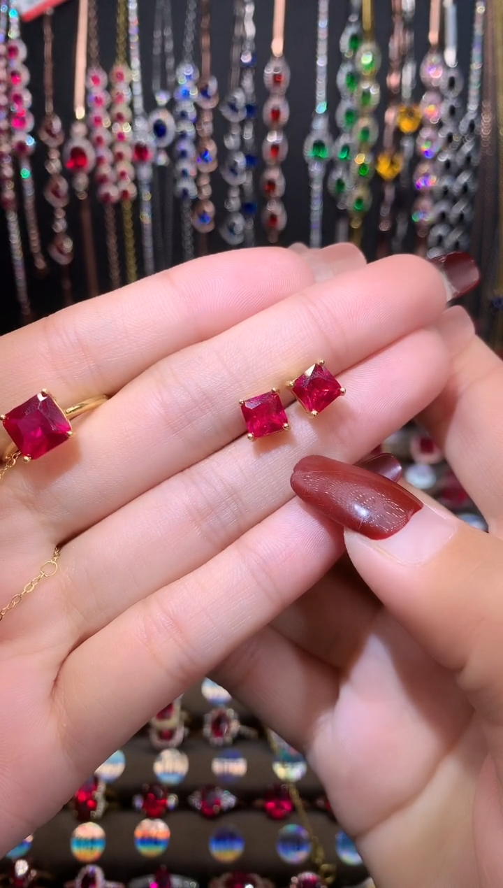 【闪购商品】红宝石耳饰银S925镶嵌金色