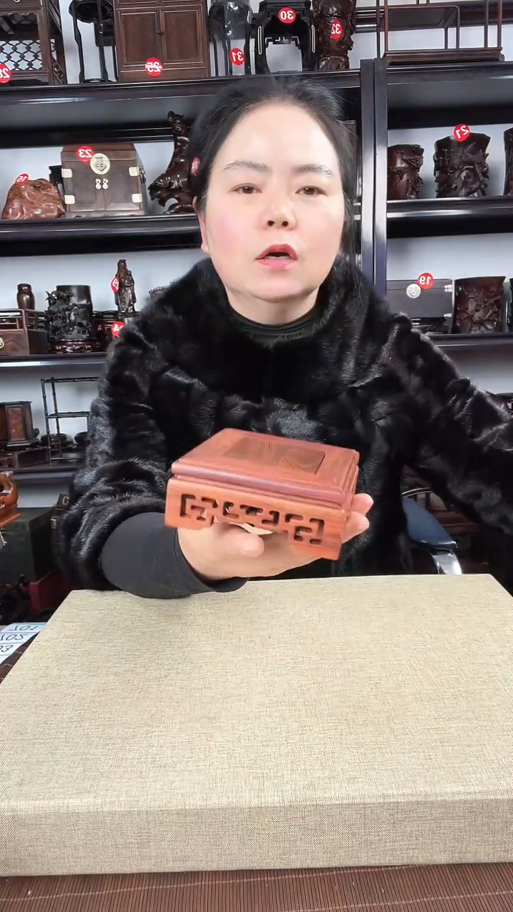 【闪购商品】木3028老李红木工艺品