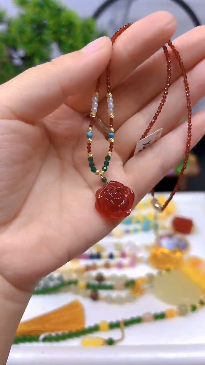 未镶嵌颈饰血珀X304