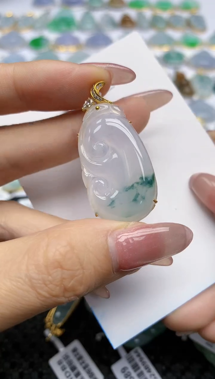 【闪购商品】翡翠挂件18K金镶嵌天然翡翠A货