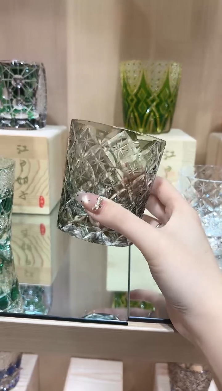 看图 青墨色 单只